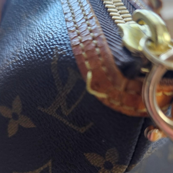 *SOLD* Louis Vuitton Horizontal Monogram Lockit GM Shoulder Bag - Picture 13 of 16